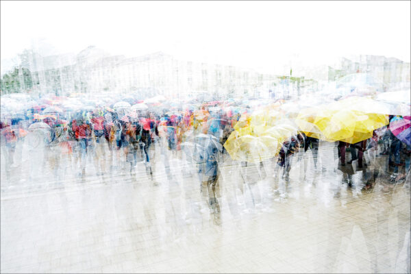 Fotografin Frederika Hoffmann zeigt in ihrer Ausstellung: Dich lobe ich, Demokratie, die Stimmung der Protestierenden auf den Straßen. Foto: Frederika Hoffmann